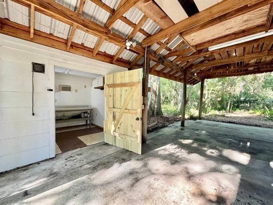 Exterior, Wooden Beams
