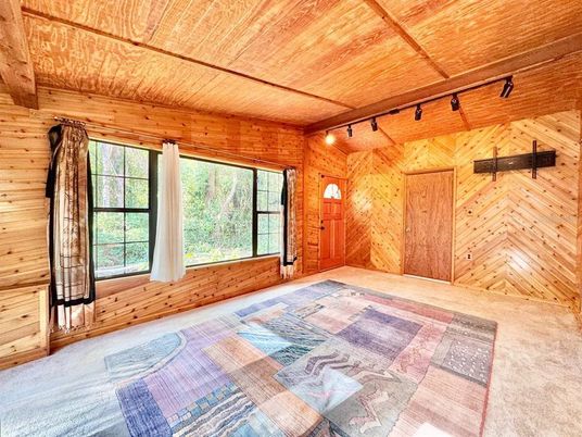 Empty room, Interior, Wooden Ceilings, Wooden Walls
