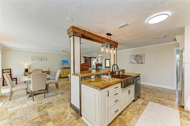 Dining room, Interior, Kitchen, Pendant Lights