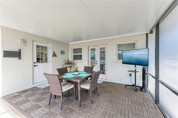 Dining room, Exterior