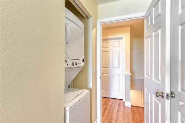 Interior, Utility Closets, Washer, Wood Texture Flooring