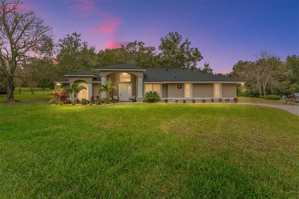 Backyard, Exterior, Facade, Ranch