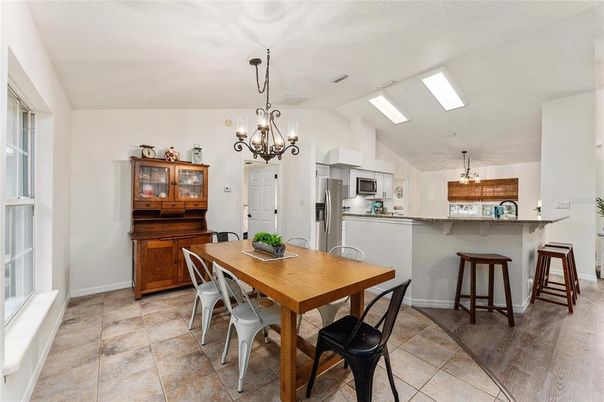 Chandelier, Dining room, Interior, Kitchen, Stainless Steel Appliances
