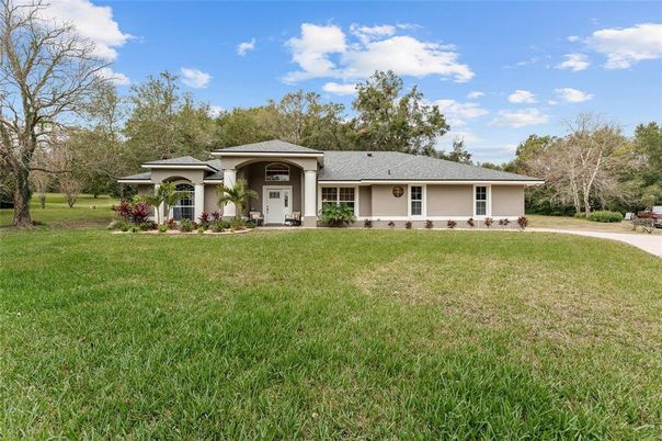 Backyard, Exterior, Facade, Ranch