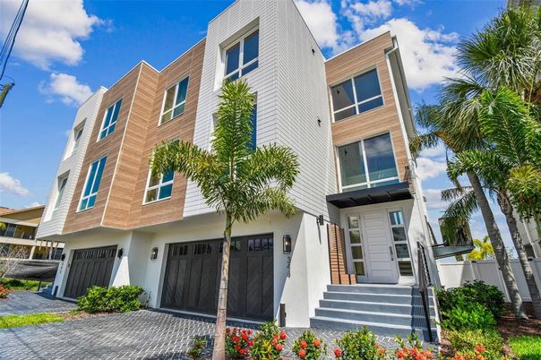 Attached, Exterior, Facade, Rowhouse