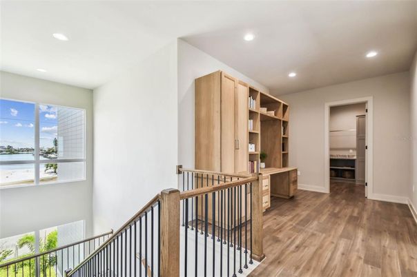 Interior, Recessed Lighting, Water, Wood Texture Flooring