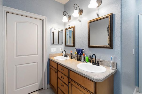 Bathroom, Dual Sink Vanities, Interior
