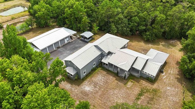 Exterior, Drone