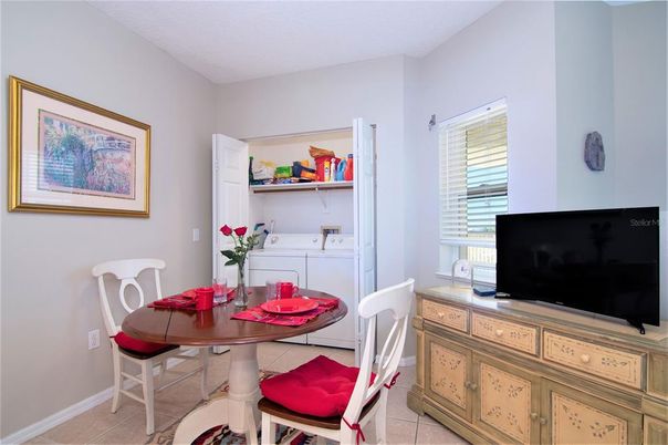 Dining room, Interior, Washer