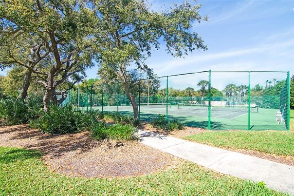 Exterior, Tennis Courts