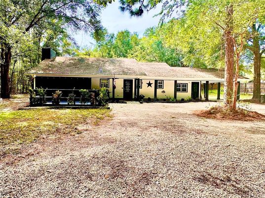 Backyard, Exterior, Facade, Ranch