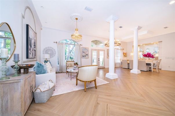 Chandelier, Dining room, Interior, Living room, Recessed Lighting, Wood Texture Flooring