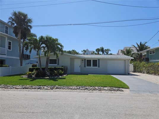 Attached, Exterior, Facade, Ranch