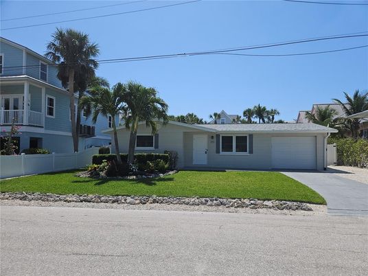 Attached, Exterior, Facade, Ranch