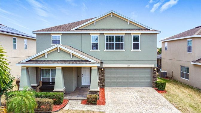 Attached, Exterior, Facade, American Craftsman