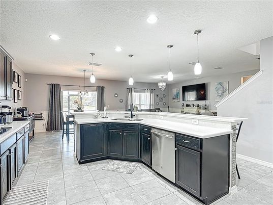 Dining room, Interior, Kitchen, Pendant Lights, Recessed Lighting, Stainless Steel Appliances
