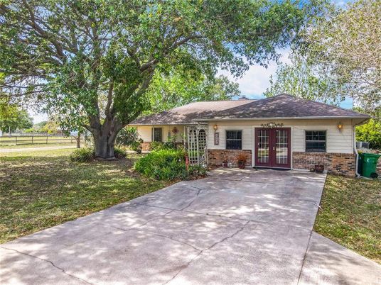 Backyard, Exterior, Facade, Ranch