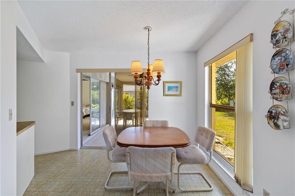Chandelier, Dining room, Interior