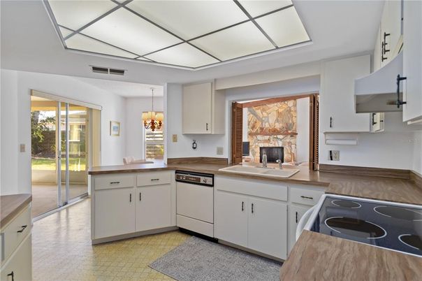 Fireplace, Interior, Kitchen, Pendant Lights
