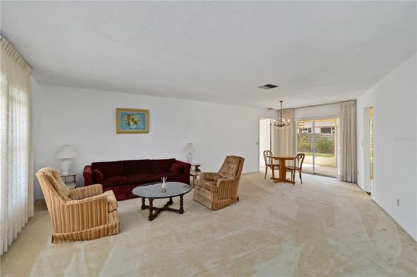 Chandelier, Dining room, Interior, Living room
