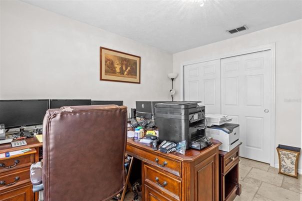 Home Office, Interior