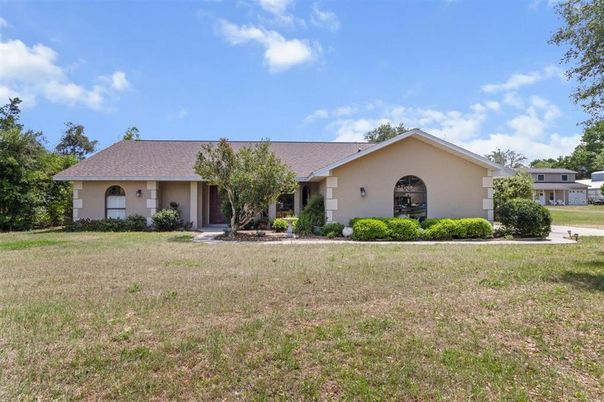 Backyard, Exterior, Facade, Ranch