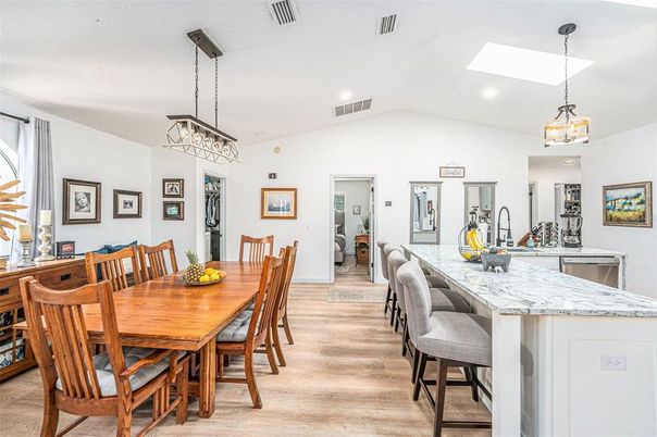 Dining room, Interior, Kitchen, Pendant Lights, Recessed Lighting, Wood Texture Flooring