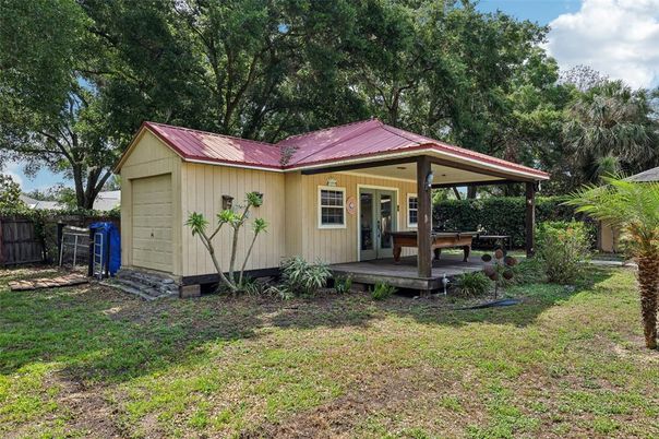 Backyard, Exterior