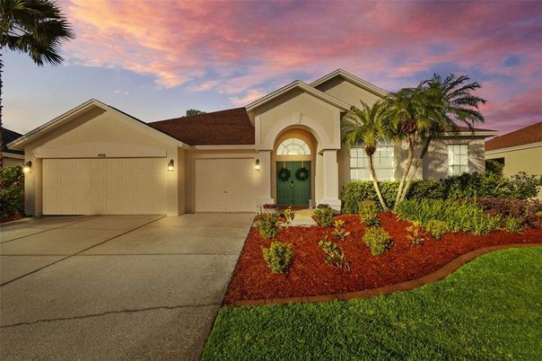 Attached, Exterior, Facade, Ranch