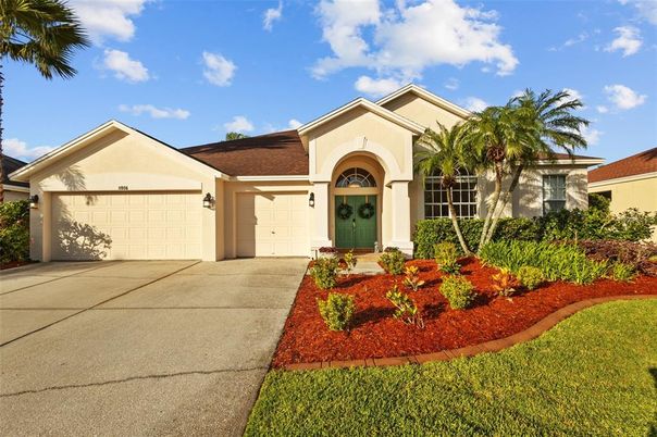 Attached, Exterior, Facade, Ranch