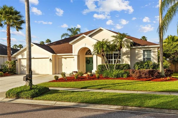 Attached, Exterior, Facade, Ranch