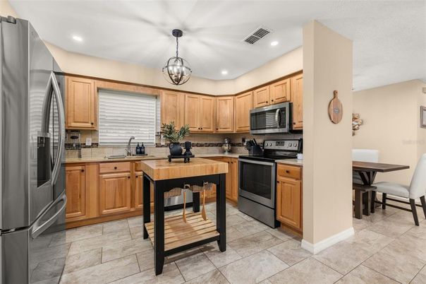 Dining room, Interior, Kitchen, Pendant Lights, Recessed Lighting, Stainless Steel Appliances