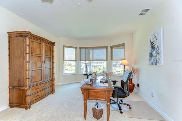Home Office, Interior