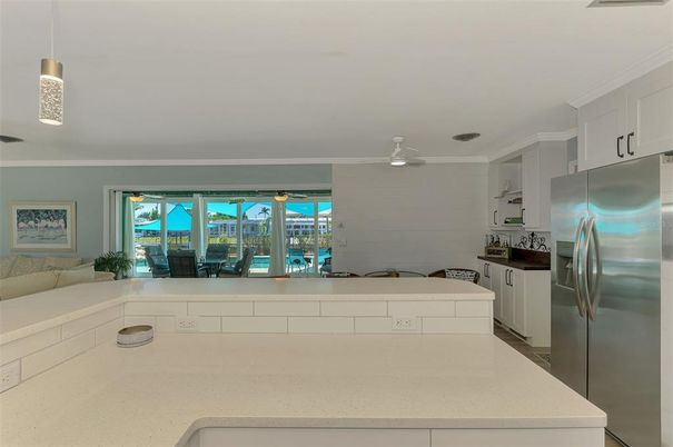 Dining room, Interior, Kitchen, Pendant Lights, Stainless Steel Appliances