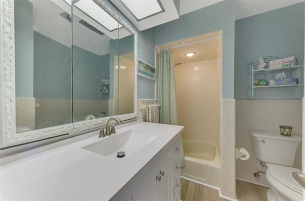 Bathroom, Interior, Recessed Lighting, Wood Texture Flooring