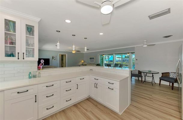 Interior, Pendant Lights, Recessed Lighting, Wood Texture Flooring