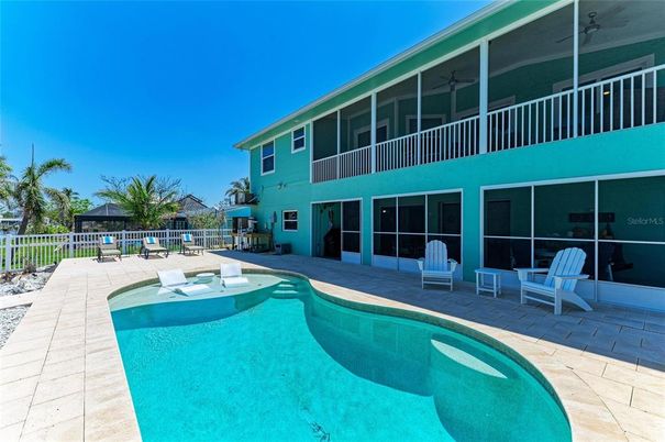 Exterior, Pool
