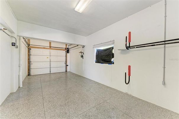 Garage, Interior