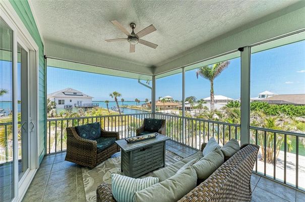 Interior, Living room, Sun Room, Water