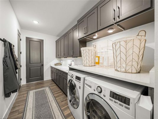 Interior, Recessed Lighting, Washer, Wood Texture Flooring