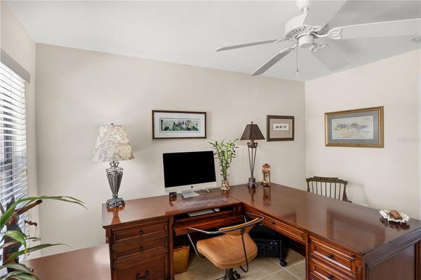 Home Office, Interior
