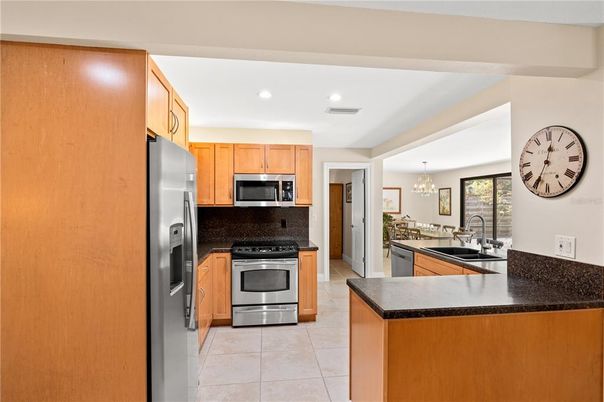 Chandelier, Interior, Kitchen, Recessed Lighting, Stainless Steel Appliances