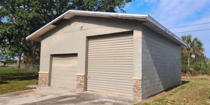 Detached Garage, Exterior