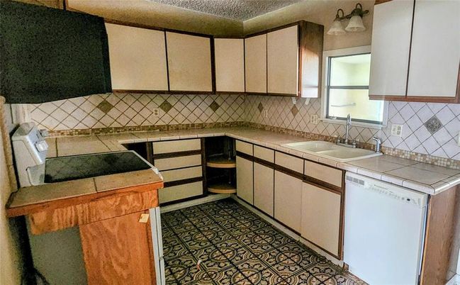 Interior, Kitchen, Tile Countertops