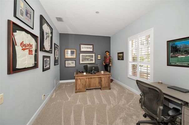 Home Office, Interior