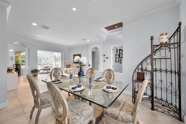 Dining room, Interior, Recessed Lighting