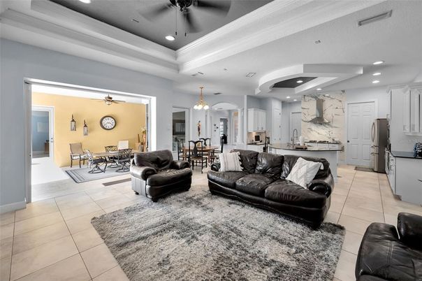 Chandelier, Dining room, Interior, Kitchen, Living room, Marble Walls, Pendant Lights, Recessed Lighting