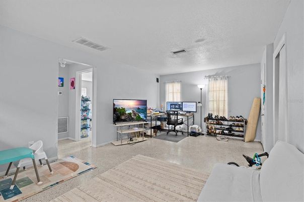 Home Office, Interior
