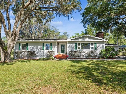 Backyard, Exterior, Facade, Ranch