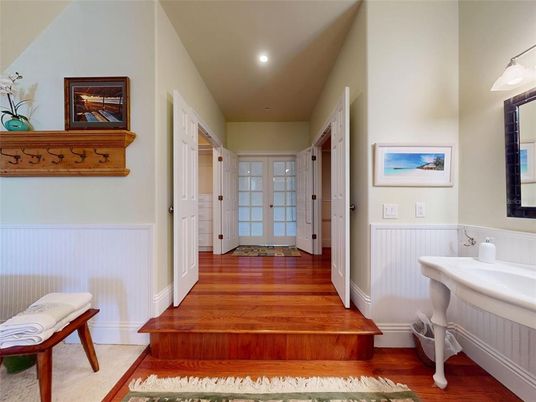 Bathroom, Interior, Recessed Lighting, Wood Texture Flooring